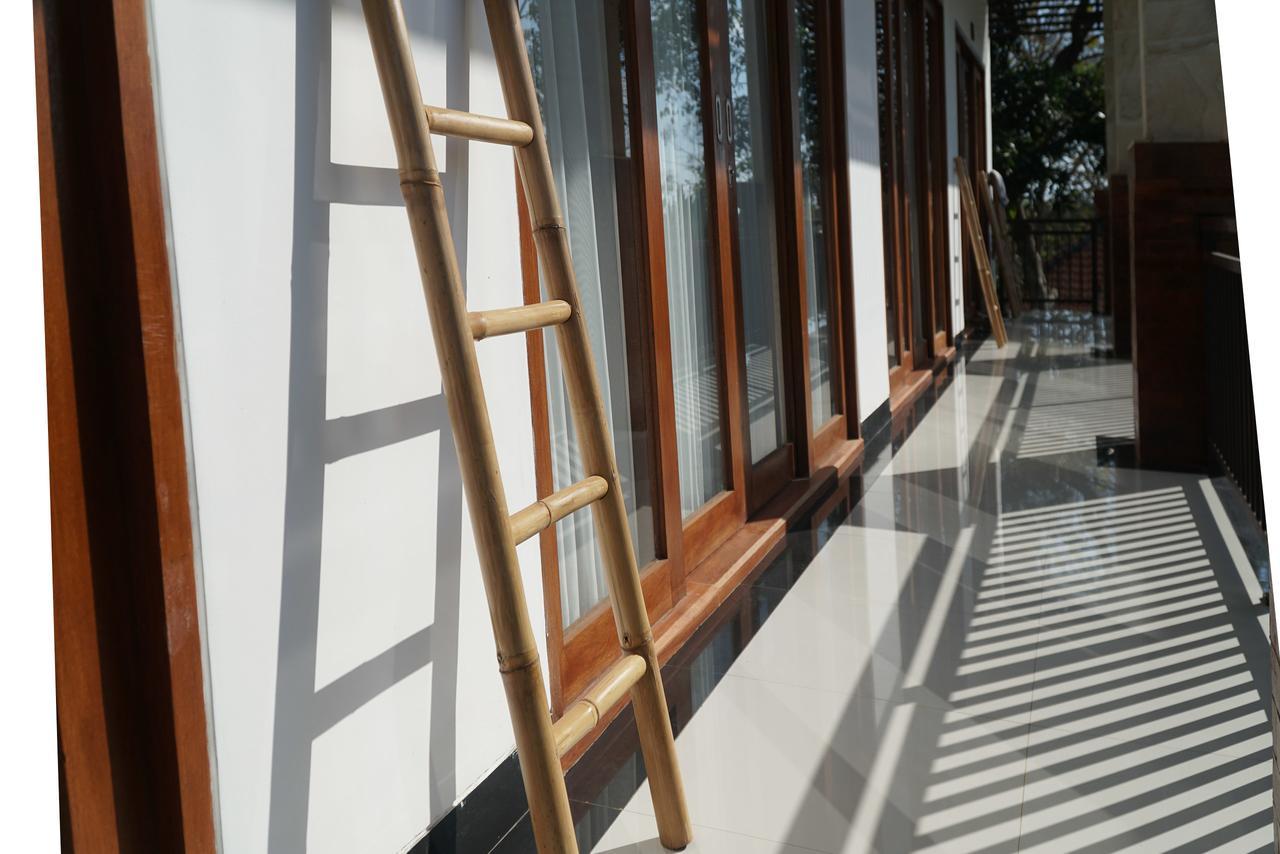 Seno Guesthouse & Cafe Uluwatu Kültér fotó