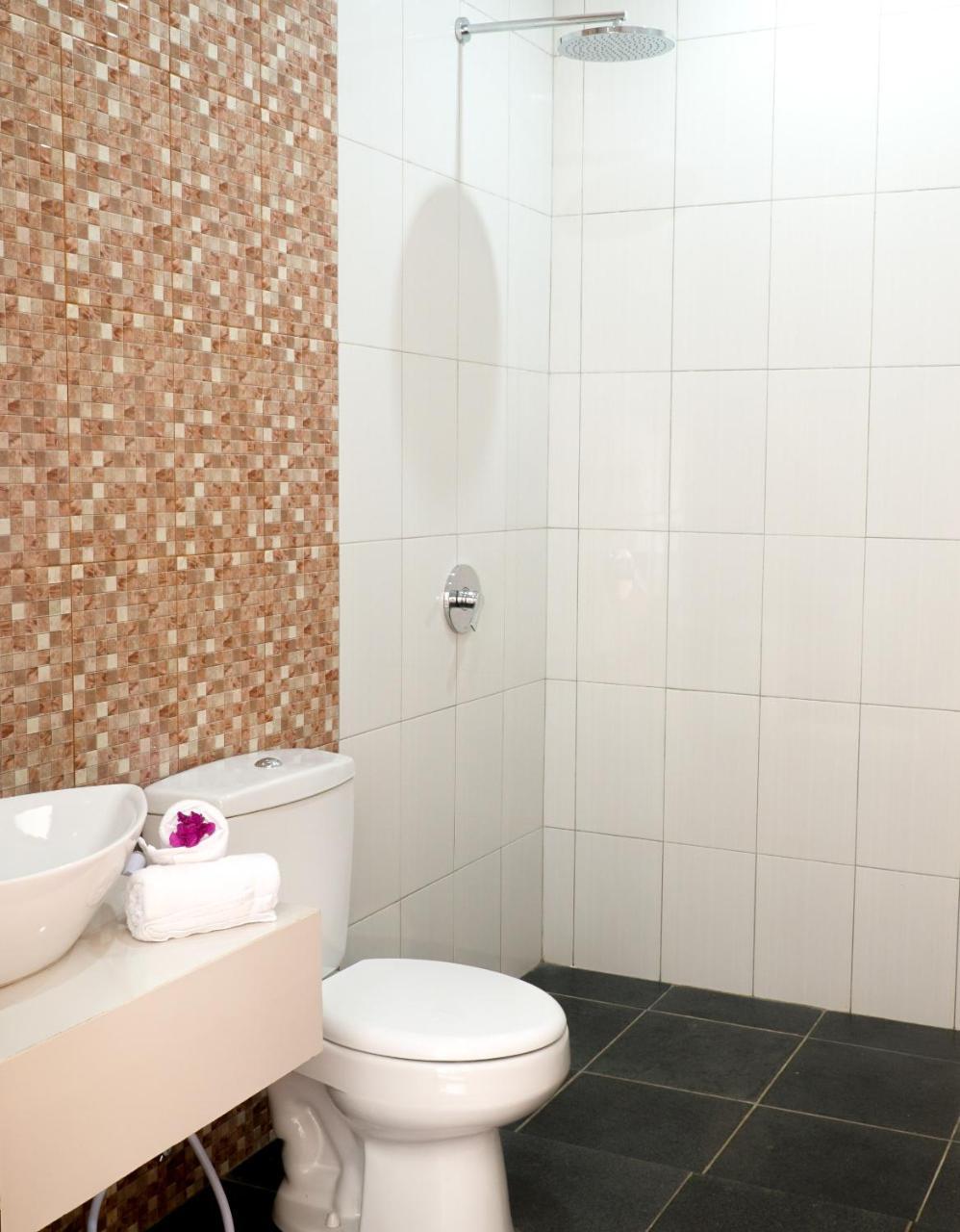 Seno Guesthouse & Cafe Uluwatu Kültér fotó