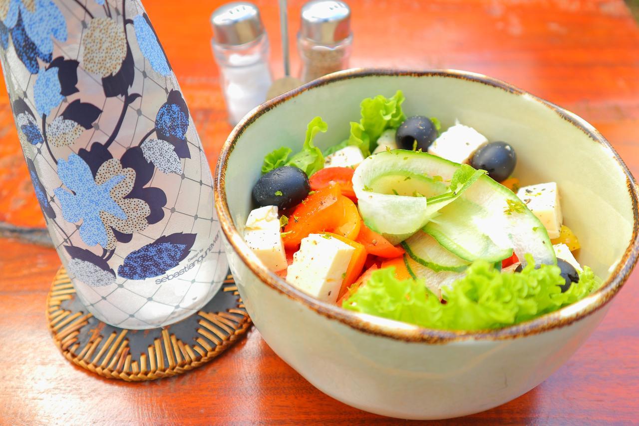 Seno Guesthouse & Cafe Uluwatu Kültér fotó